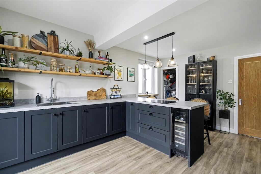 Living/Dining Kitchen