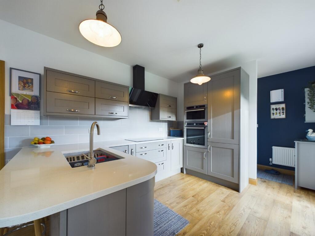 Kitchen/Dining Area