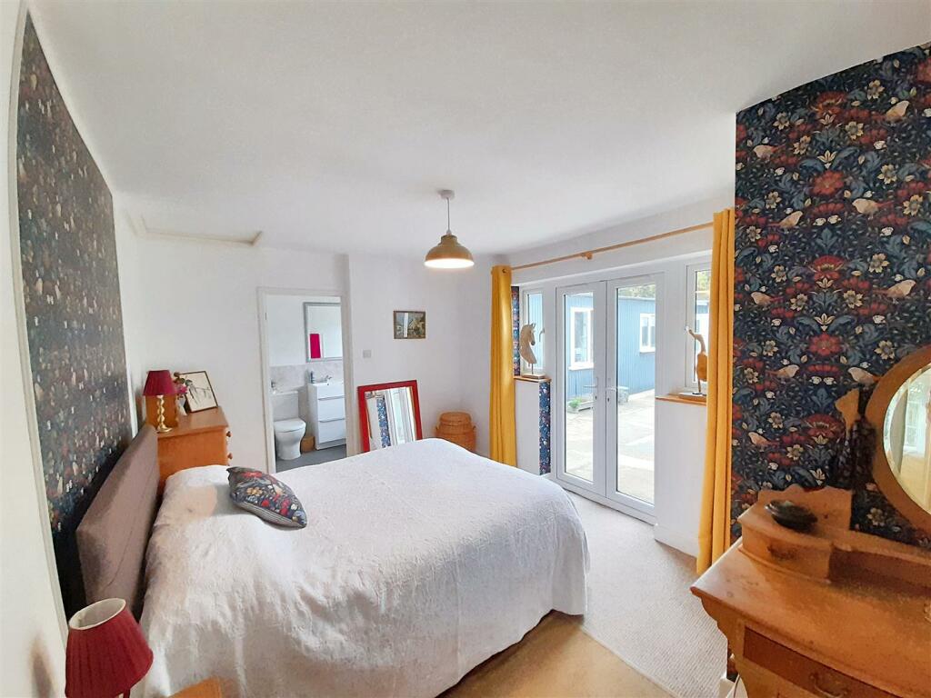 Bedroom 1a new.jpg