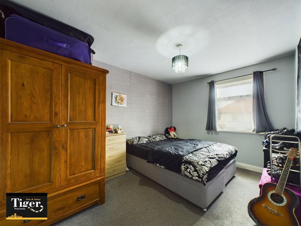 CAM02176G0-PR0241...