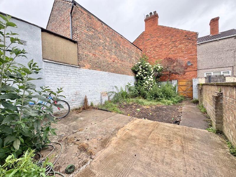 Patio to rear garden