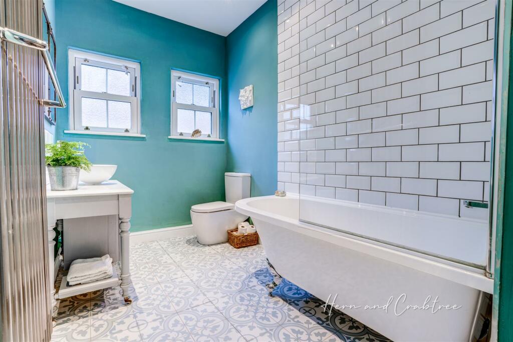 Queen Anne Square, Cardiff, HernCrabtree (28).jpg