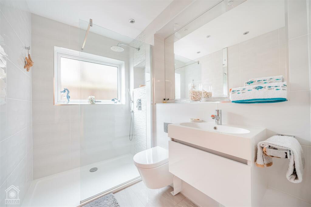 7 Ariel Close-01.jpg