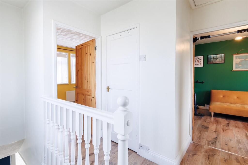 15 Holt Way (13).jpg