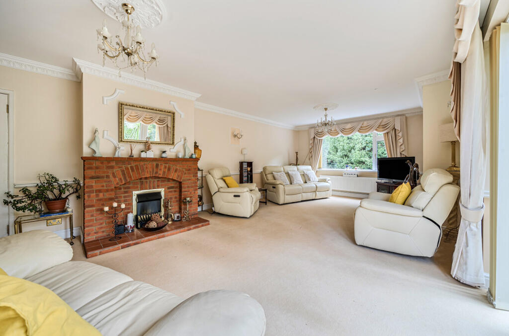 1365706-16-68ecdf...