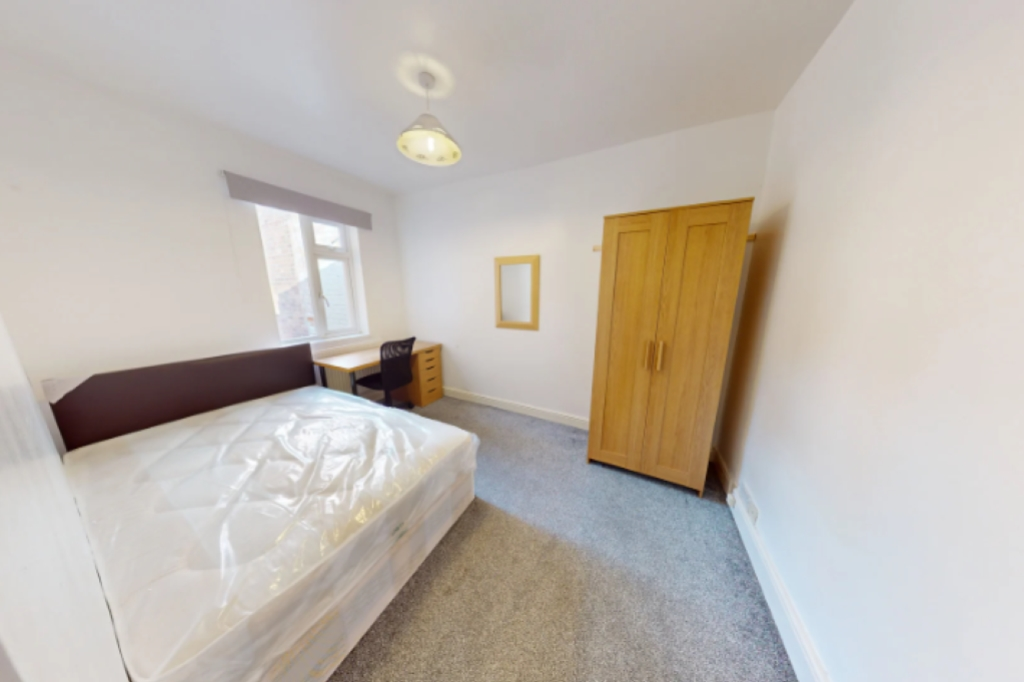 thumbnail_Bedroom 2