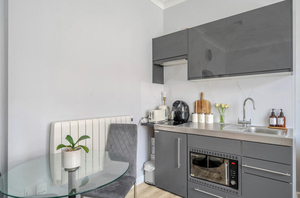 1320377-5-686bb11...