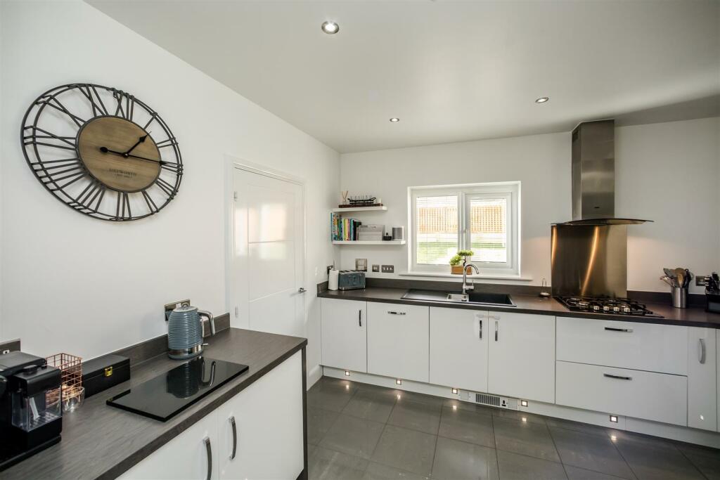 kitchen 1.jpg