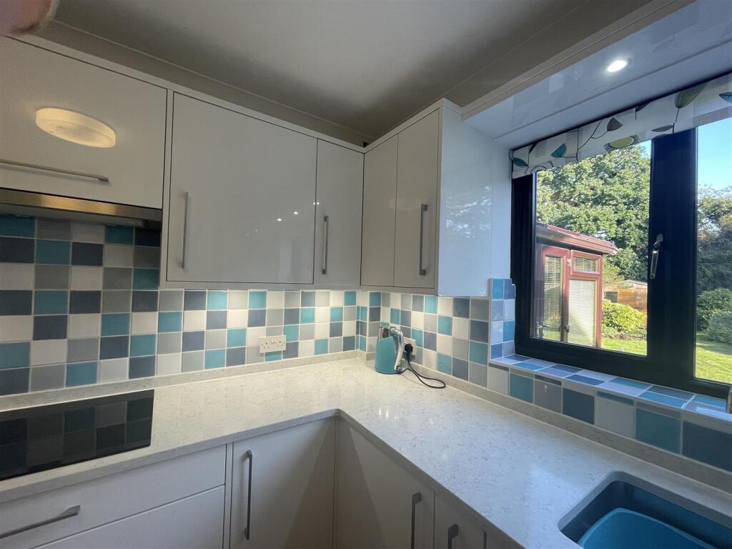kitchen 3.jpg