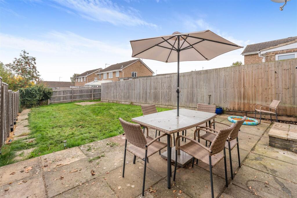 46 Kingfisher Drive, Banbury-17.jpg