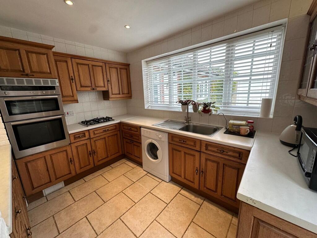 IMG-20251019-WA00...