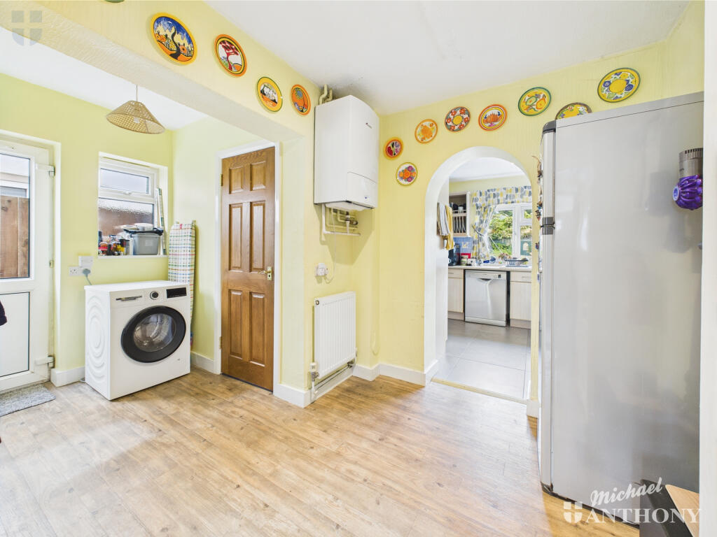 CAM03852G0-PR0300-STILL007