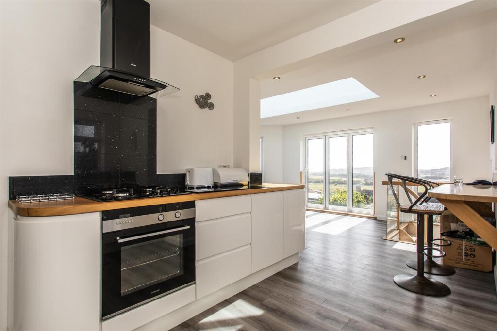 31 Claremont Road-39.jpg