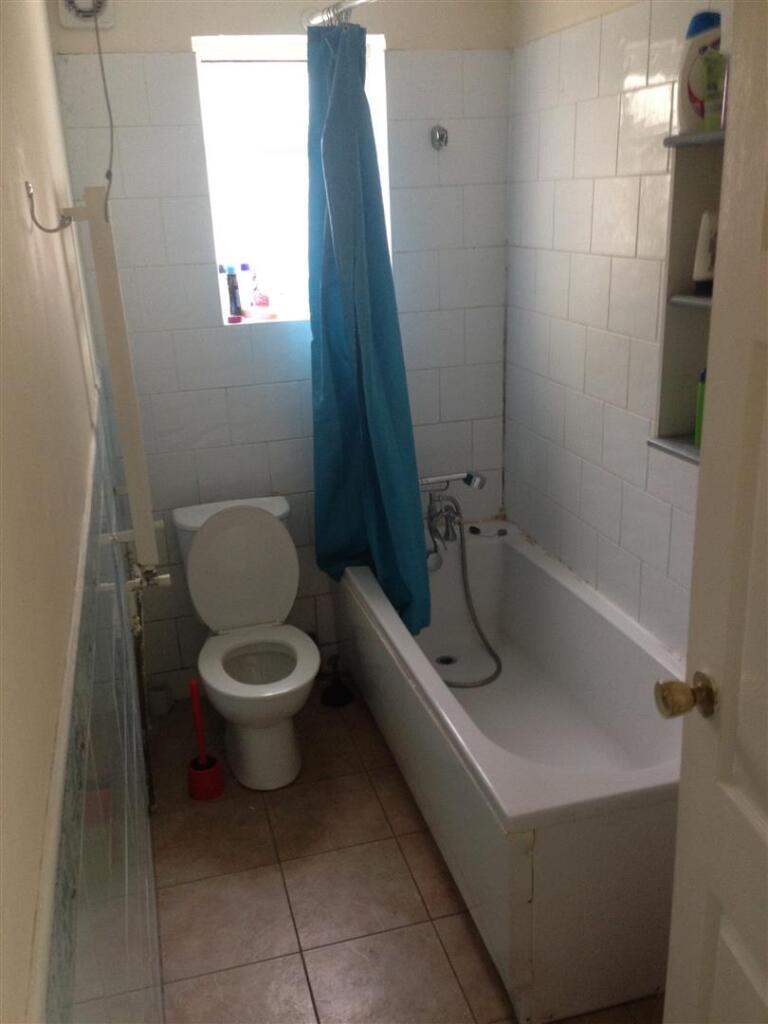 bathroom (2).JPG