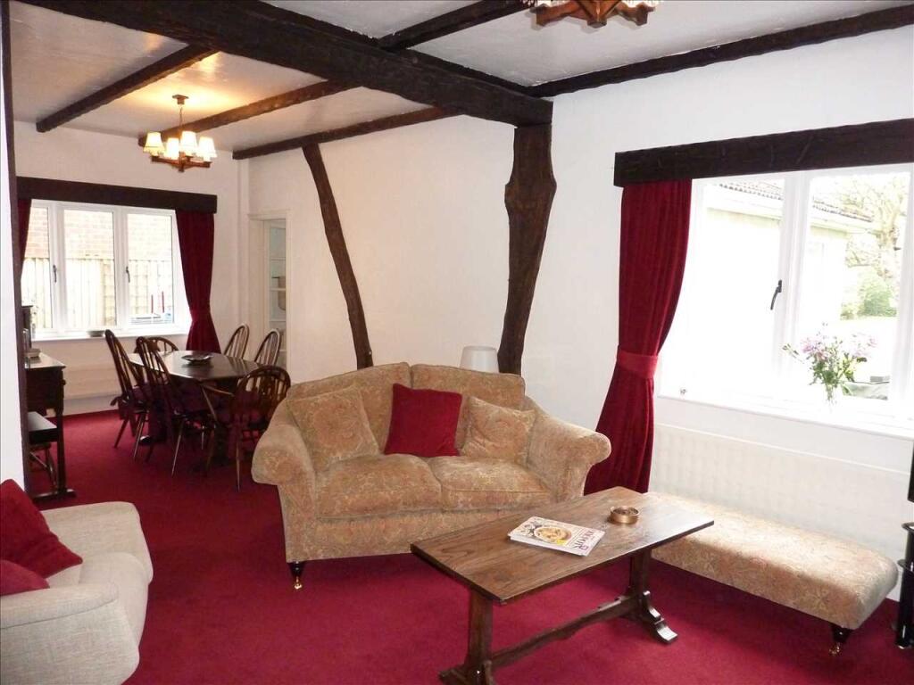 LIVING/DINING ROOM