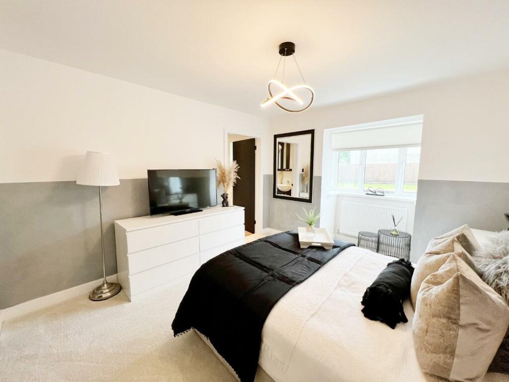 Bedroom 2 pic 2.jpg