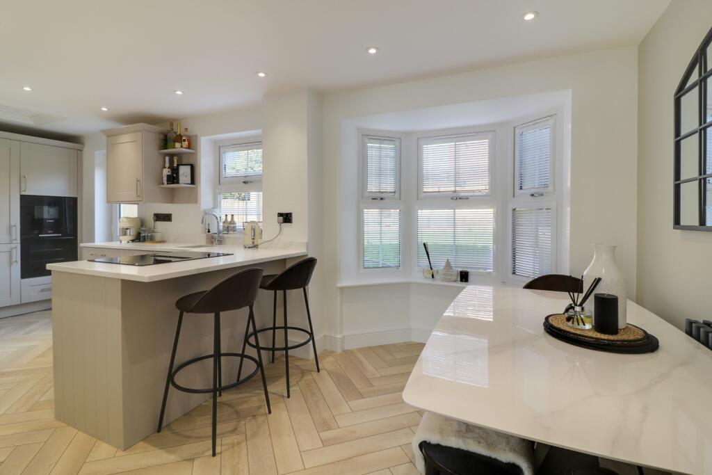 Dining kitchen