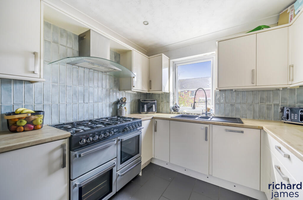 0ed373405c9e41b1880eb4307612586c