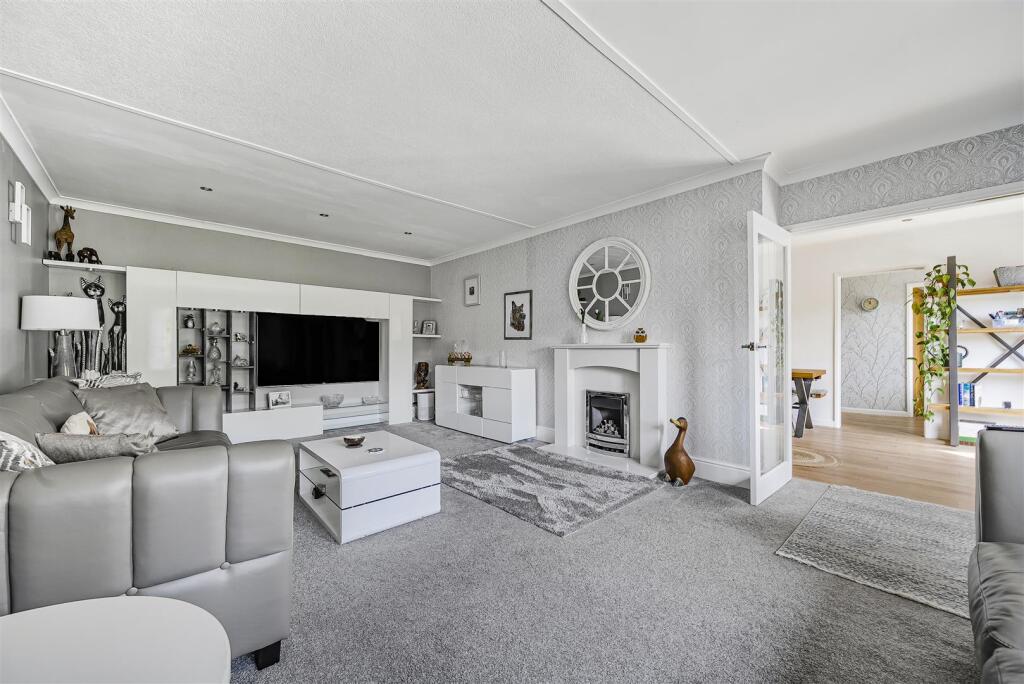 Sitting Room - Main Residence.jpg