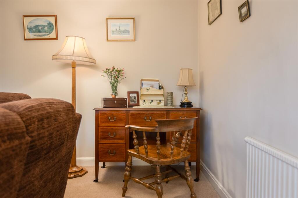 Station Road 9A Sitting Room-4.jpg