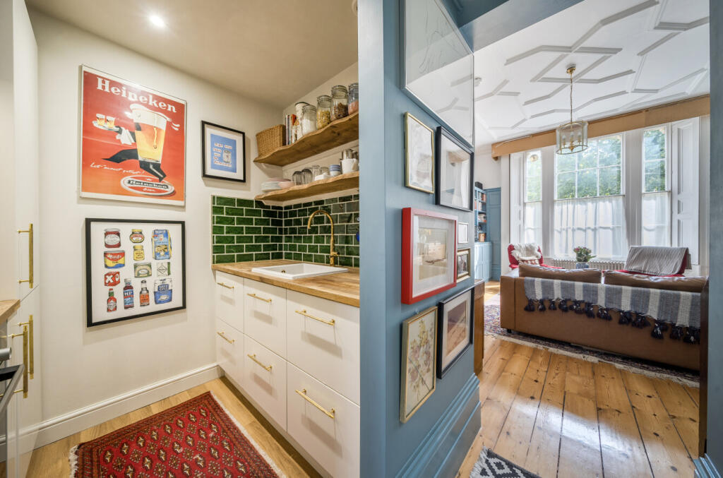 1348000-15-68c02a...