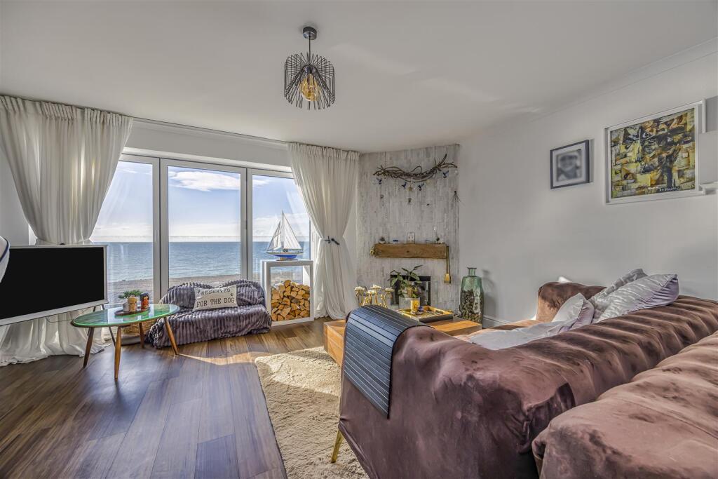 The Penthouse, 22 Bembridge Drive, Hayling Island-