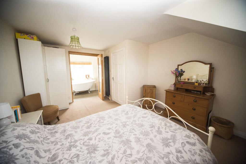 Principa lbedroom to en suite.jpg