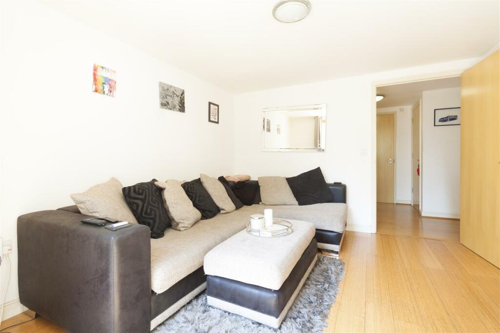 37_spottiswood_court_3_harry_close_croydon_010.jpg