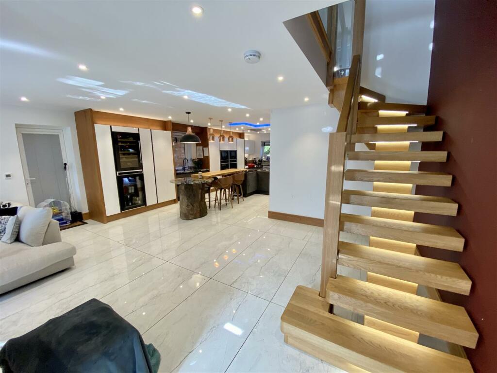 FEATURE STAIRS