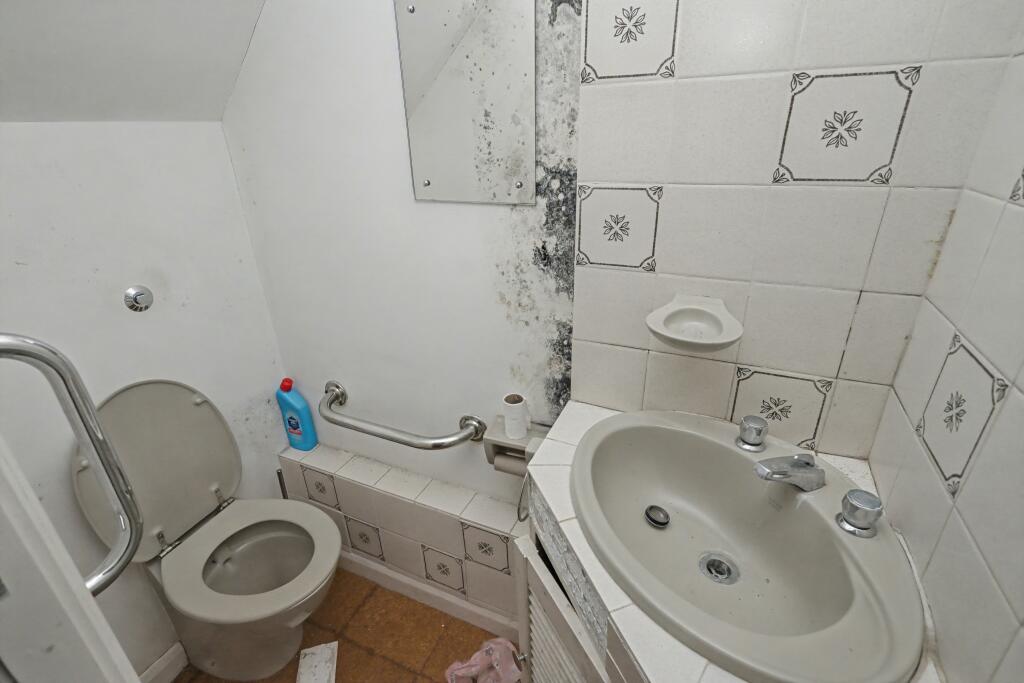11 Church Crescent, London N20 0JR