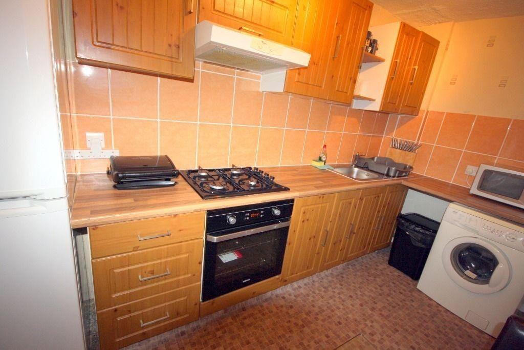 Double room for rent, let in 4 bedroom share house