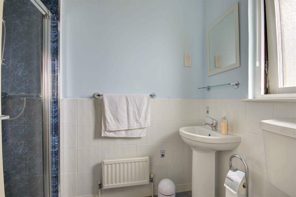 EN SUITE