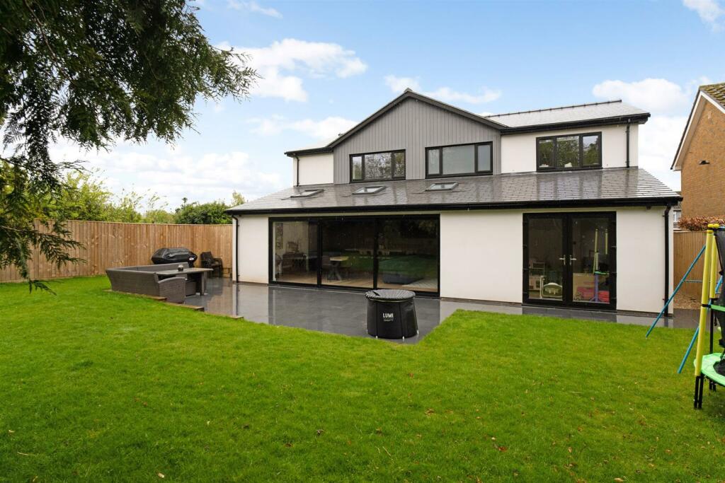 69519_3 Ashley Close, Charlton Kings - (20)_low.jp