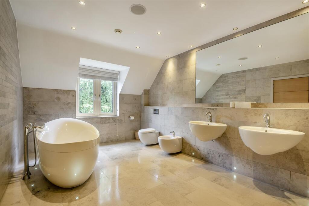 8657932-interior26.jpg