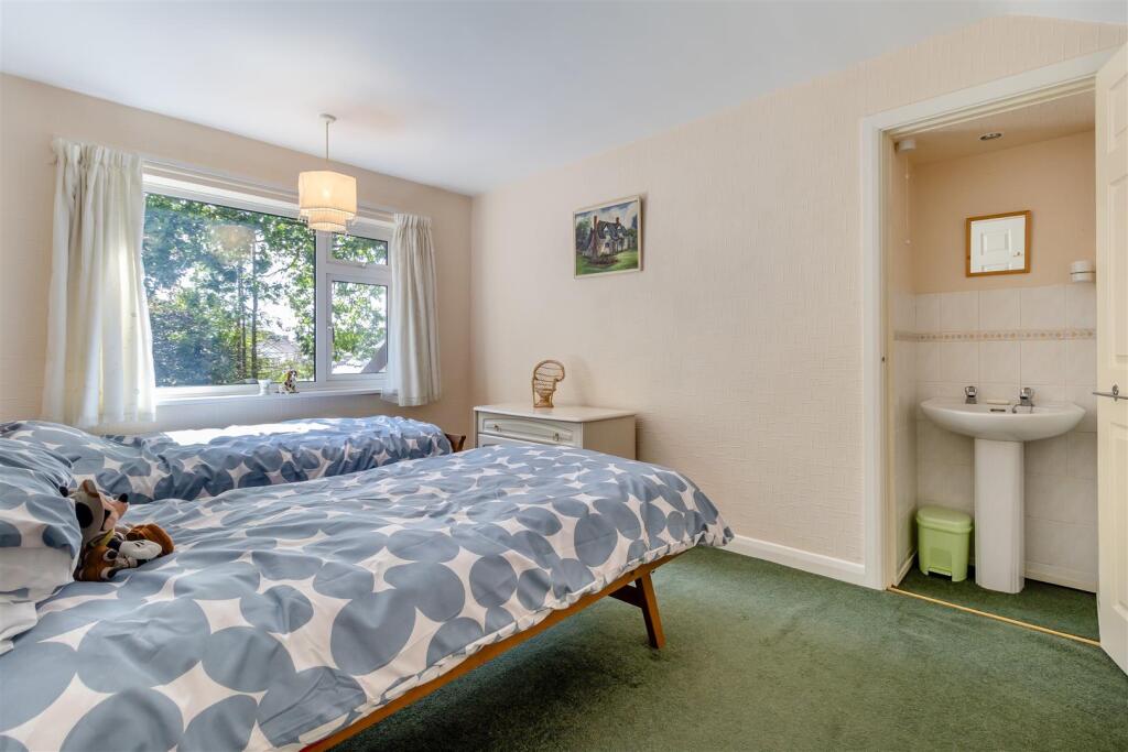 8651067-interior24.jpg