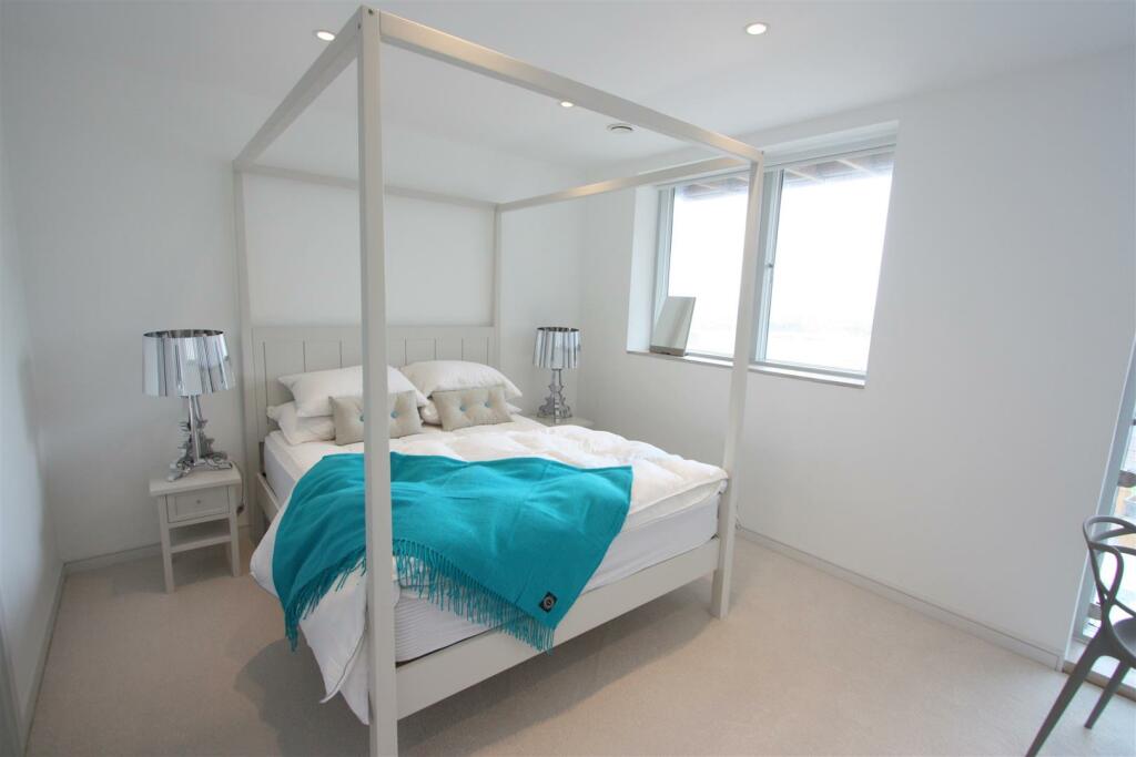 4 Towan Heights Bedroom 1