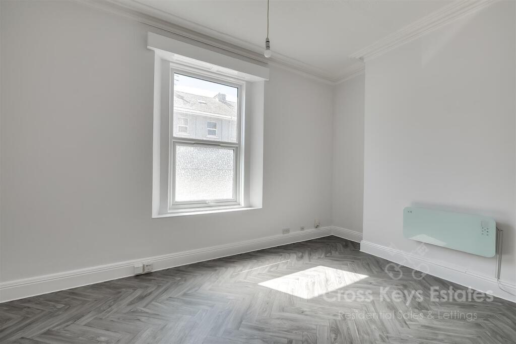 Sitting Room/Kitchen