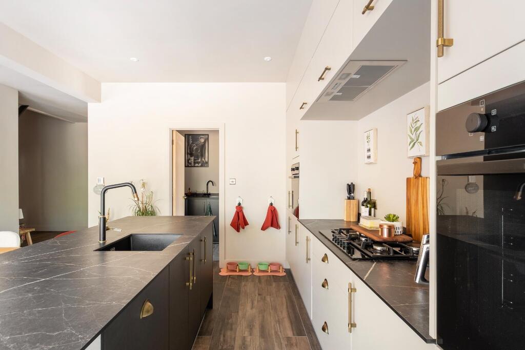 3C5LBY - Kitchen Diner E.jpg