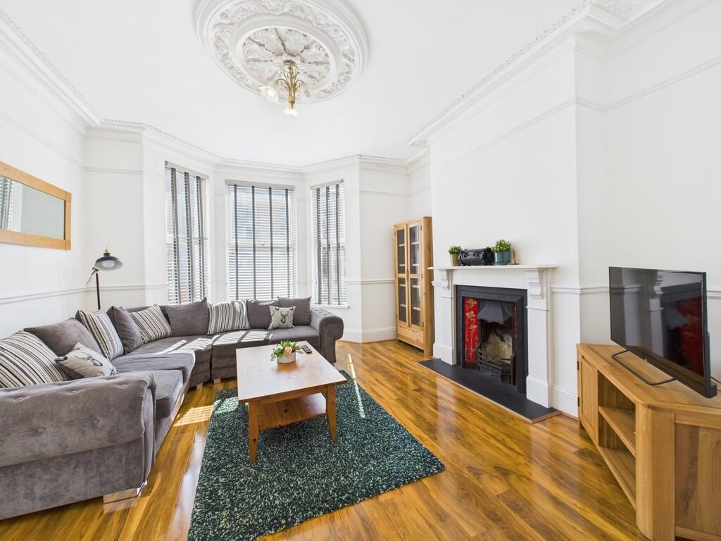 CAM03974G0-PR0120...