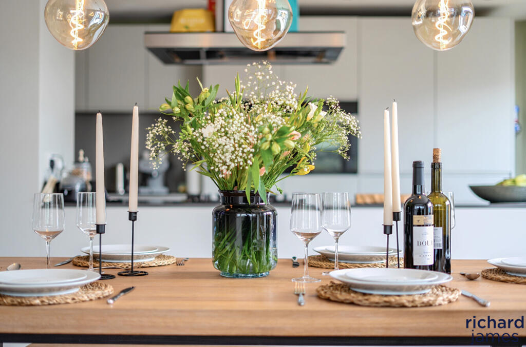 c03e79ffb23549a3b9c49053333d33f9