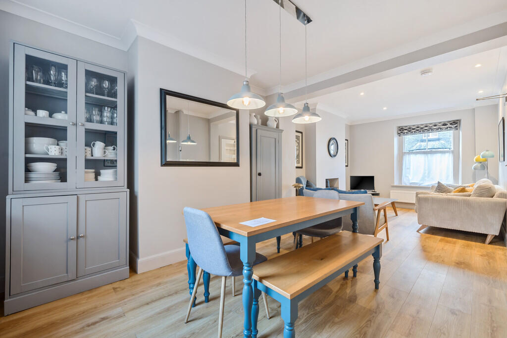 Living Room / Din...