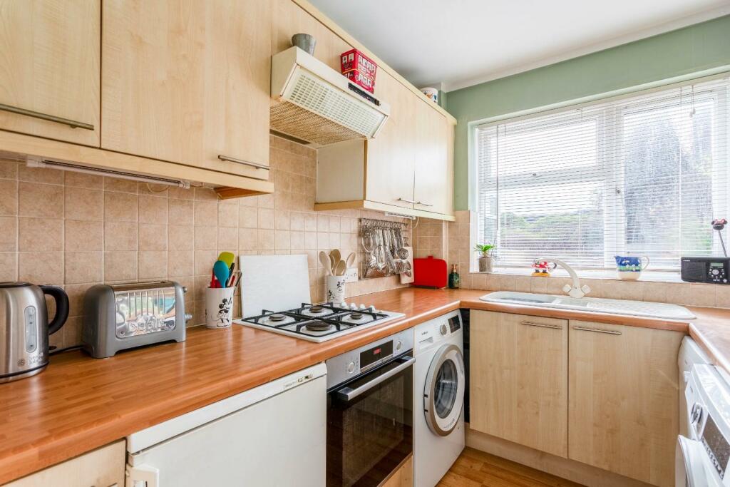 Amherst Crescent-8.jpg