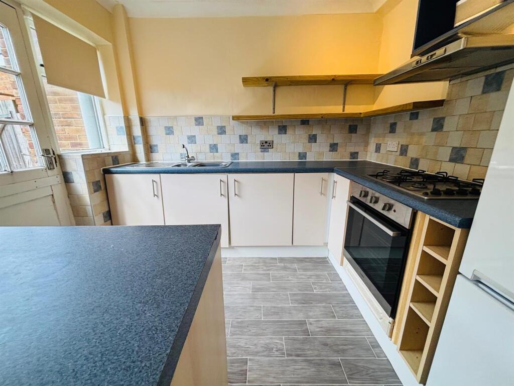 Fitted Kitchen: