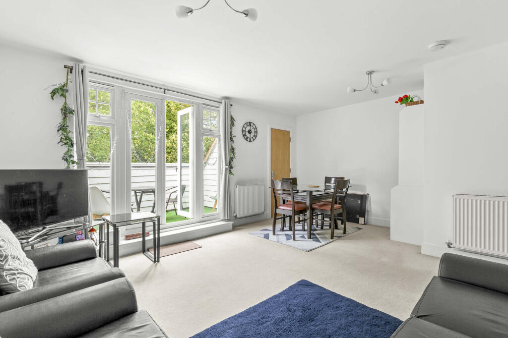 9 Bisham House, SL7 1FQ (LOW RES)-3