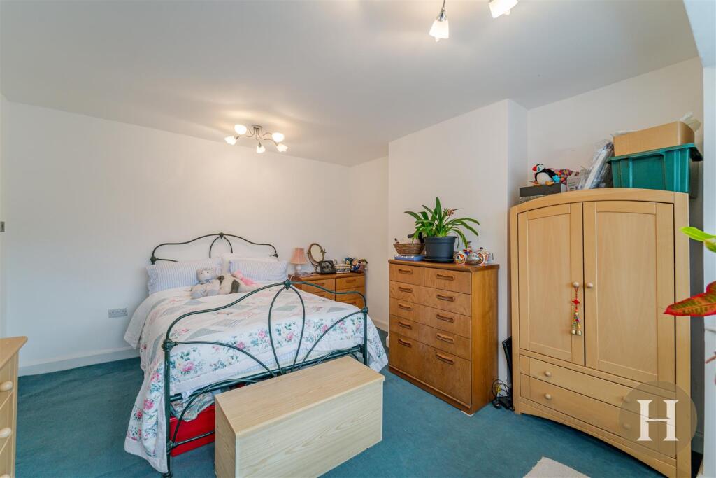 Hadleigh Estate Agents-23.jpg