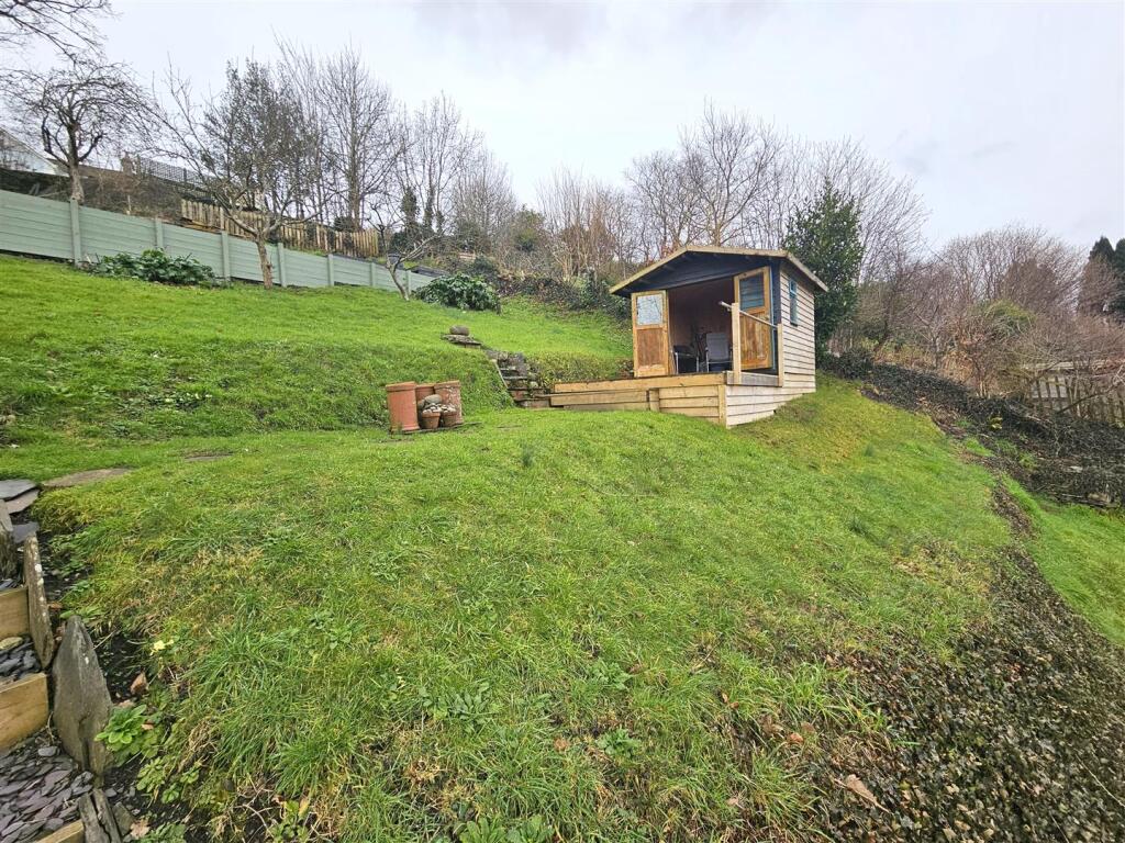 Rear Gardens (2).jpg