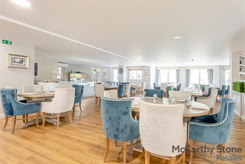 8657584-interior16.jpg