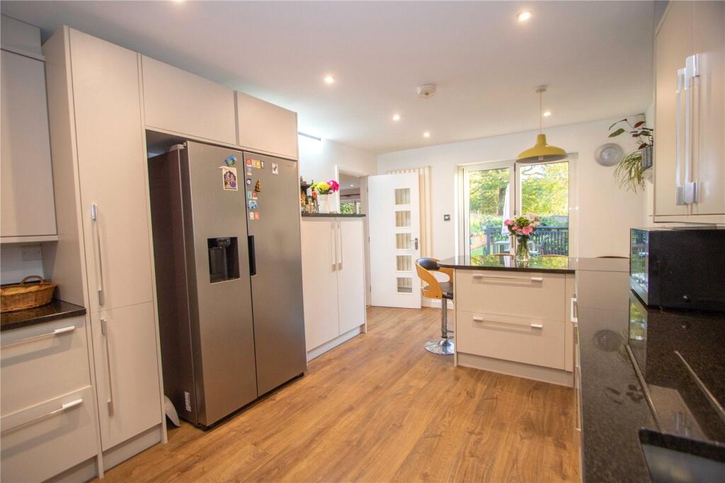 Kitchen/Breakfast Rm