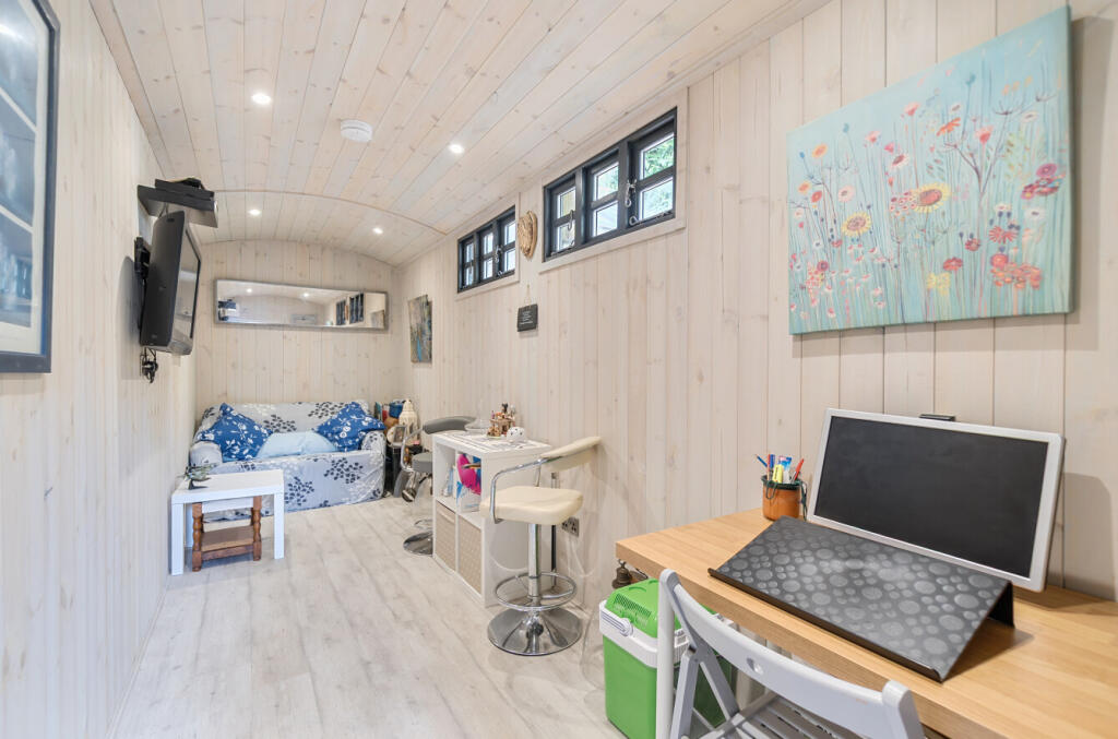 1323786-4-68700ce...