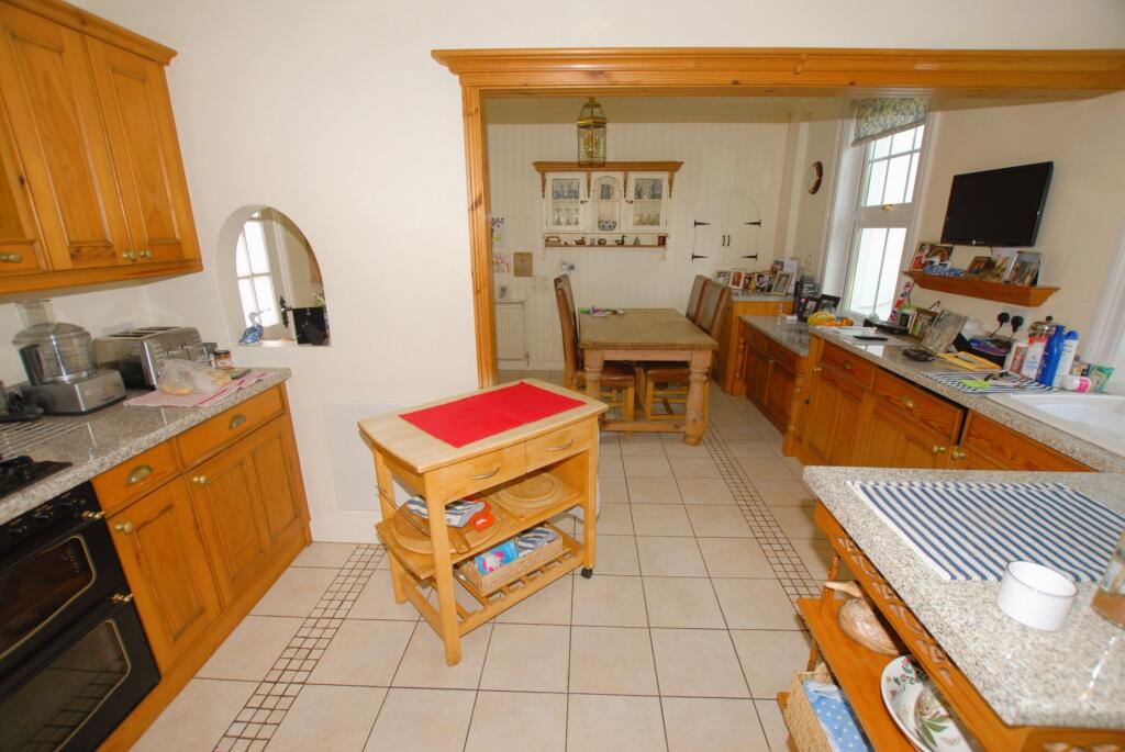 Kitchen/Breakfast rm